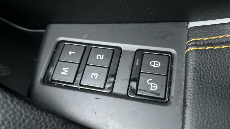 Jaguar F-Pace 3.0d V6 300 Sport 5dr Auto AWD Diesel Estate